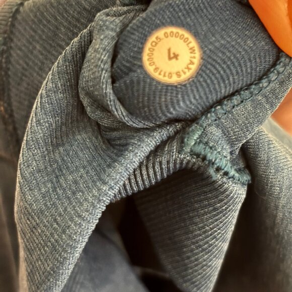 Lululemon Ebb to Street Cropped Racerback Tank Top Teal Color Size 4 - Picture 6 of 6